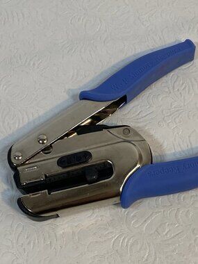 We R Memory Keepers Crop-A-Dile Power Punch 1/16 Inch (71273-2) in Blue Crafts